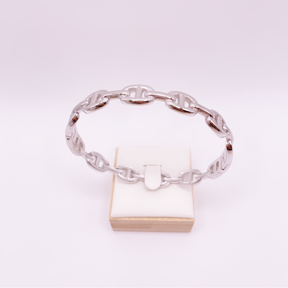 Elegant Silver Chain Bracelet